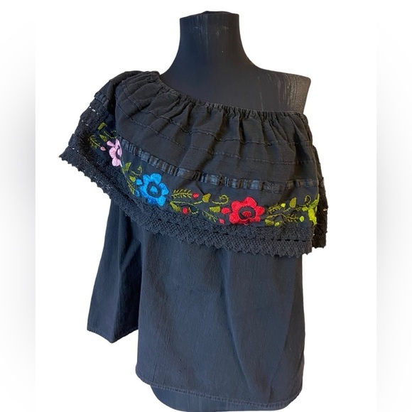 Embroidered Flowers Off The Shoulder Traditional Blouse - Picture 6 of 16